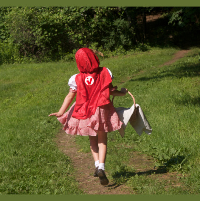 Las Aventuras De Caperucita Roja Rojita