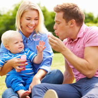 Glücksforschung: Beziehungen beeinflussen, wie glücklich wir sind