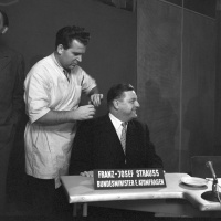 Atom-Geschichte: Wie gleich zwei Ministerien wegen der Atomkraft entstanden