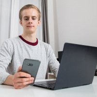 Zahl Erwachsener mit digitalem Suchtverhalten nimmt zu