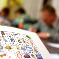 Weltalphabetisierungstag: So bringen Kurse Erwachsenen das Lesen bei