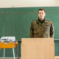 Kommentar: Bitte kein Bundeswehr-Unterricht an Schulen!