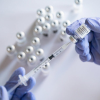 Mann lässt sich 200 Mal gegen Corona impfen – keine negativen Folgen