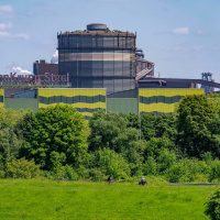 Nachhaltiger Hochofen produziert Eisen und Stahl