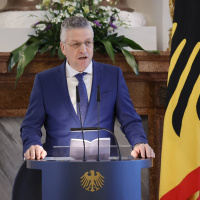 Corona-Erklärer: Lothar Wieler bekommt Bundesverdienstkreuz