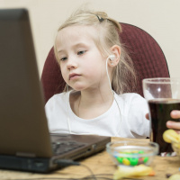 Mehr als 60 Organisationen unterstützen geplante Werbeschranken für ungesunde Lebensmittel