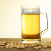 Deshalb tanzen Erdnüsse im Bierglas