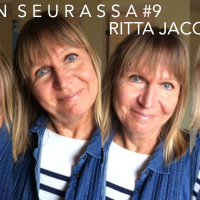 Soilin seurassa palkittu kirjailija Ritta Jacobsson, jolta on tähän mennessä julkaistu nelisenkymmentä lasten- ja nuortenromaania