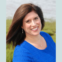 and Author and Speaker Sandra Champlain sharing her new book We Dont Die -A Skeptics Discovery of Life After Death. Our call in is 1800 930 2819.