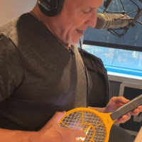 Pod Pick: Stunt Or Stupid - Electric Shock Air Guitar