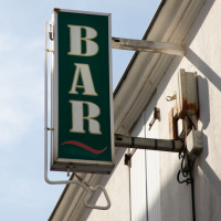 Pod Pick: Connecticuts Best Dive Bars