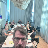 איך נלחמים בהסברה הבינלאומית? פרק 329 עם עמרי מרכוס, מנהל הקריאייטיב של חמ״ל גיתם