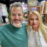 איך מתקדמים בעולם השיווק כשכל החוקים משתנים? פרק 409 עם ד״ר מיכל שפירא, ראש בית הספר לשיווק ודיגיטל בקריה האקדמית אונו