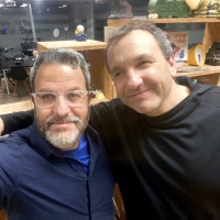 לזכרו של ראובן אדלר- פרק 246 עם אייל חומסקי, שותף ובעלים באדלר חומסקי