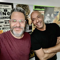 איך שרדנו 16 שנה של עצמאות? ear catcher פרק 258 עם אלון מוליאן, שותף בטוויסטד