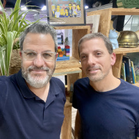 האיש שלוחש על אוזנם של בכירים.ות- פרק 307 עם יוני קיש יועץ לאסטרטגיה שיווקית ומותגית