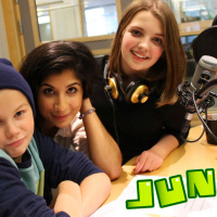 Junior snackar skola och idoler