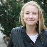 Nathalie Danielsson övar på sina videos sex timmar om dagen