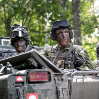 Tusentals soldater tränar på krig 