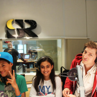 Bråk i Stockholm, tornado i USA, och språkvalet styrs av fotbollen