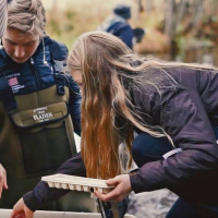 Elever skippar skolbänken för att kolla in naturen