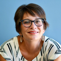 Meg Medina - Evelyn Del Rey is Moving Away