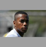 Caso Robinho: Corte Especial do STJ adia para 3 de setembro julgamento de recurso do ex-jogador