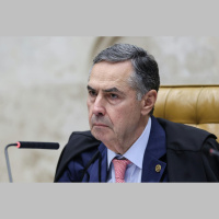 Barroso diz que STF só reagirá a sanções dos EUA após decisão sobre Bolsonaro