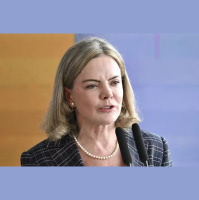 Gleisi destaca urgência no debate da PEC da Segurança Pública após megaoperação no Rio