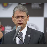 Ministros rebatem falas de Tarcísio de Freitas sobre governo Lula e PT: malcriação