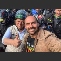 Eduardo Bolsonaro conversa com Tarcísio e diz que visões de mundo diferentes são saudáveis