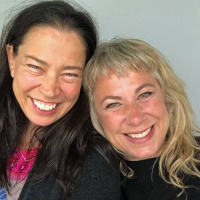 Stina Wollters kroppsliga självbiografi och Cilla Naumanns krisande familj 