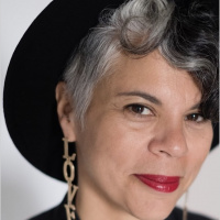 Episode 77 - This trailblazer April Walker dressed Tupac, Snoop Dog and Run DMC - Our street style has Aprils name on it - find out why! (Part 1) 