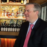 Entrevista de Óscar Alonso (T2O) a Bill Derrenger (Grupo Osborne)