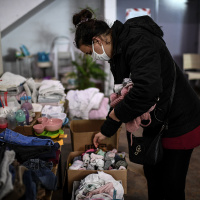 Crise econômica afeta duramente as mulheres que criam filhos sozinhas na França