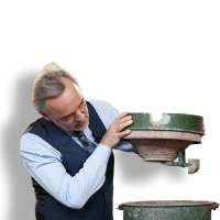 Antiques Roadshow Appraiser Nick Dawes