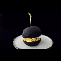 食物_西班牙 鱿鱼墨汁汉堡 Squid Black Burger