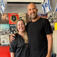 פרק 309: שרית אברבוך אליה, מרצה ומלווה ארגונים ליישום AI בסביבות עבודה