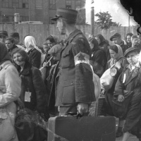 Stories Survive – Finding Personal Connections to The Lodz Ghetto Photographs of Henryk Ross