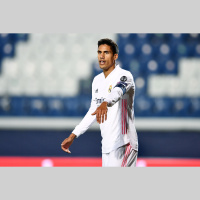 Varane ya tiene tomada la decisión de abandonar el Real Madrid rumbo a la Premier