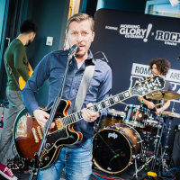 Morning Glory- „România are sânge de rocker”, cover cântat de The Mono Jacks