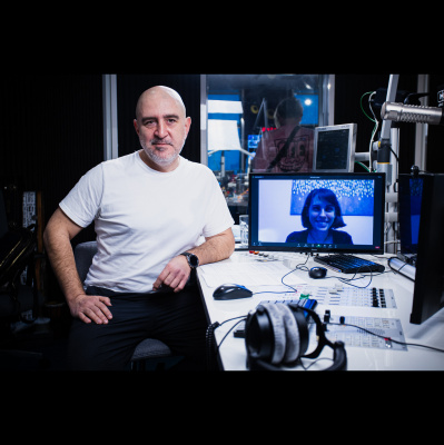 Morning Glory, Cu Razvan Exarhu