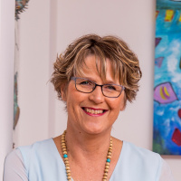 Meet the Author - Tricia Stringer