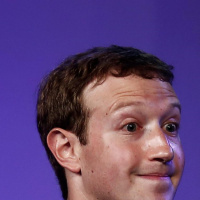 Цукерберг обеднел на 17 миллиардов долларов за два часа