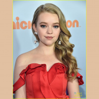 29 - Jade Pettyjohn (School of Rock {Nickelodeon}, Girl Flu, McKenna Shoot for the Stars {American Girl})