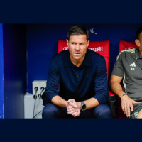 Joaquín Maroto i Bojan Krkić: Xabi Alonso transmet angoixa als futbolistes