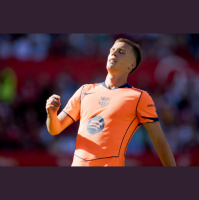 Dani Olmo, amb una lesió muscular, abandona la concentració de la selecció espanyola