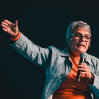 Controle nas mãos - Marizete Garcia