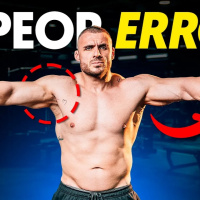 5 ERRORES al entrenar HOMBROS que debes EVITAR (según la ciencia)