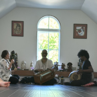 Madhava Kirtan at OM Namo